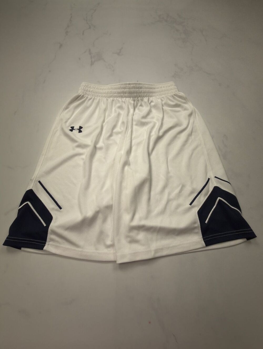 Under Armour Athletic Shorts White 2010s Sporty Minimalist - Boys XL